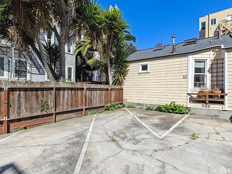 972 Oak St — Photo 18