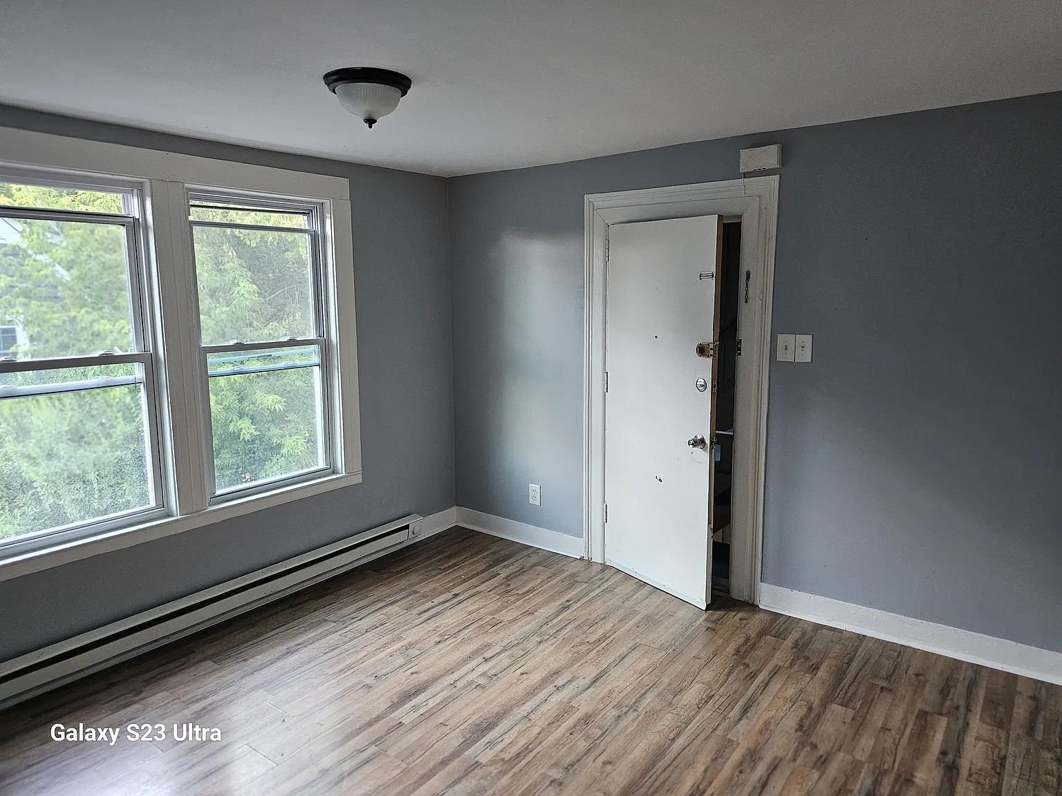 437 Broad St — Photo 2