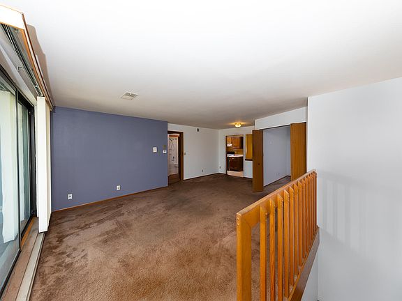 5th image of W176N9761 Rivercrest Dr