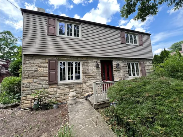 1237 Pennsylvania Ave, Oakmont, PA 15139