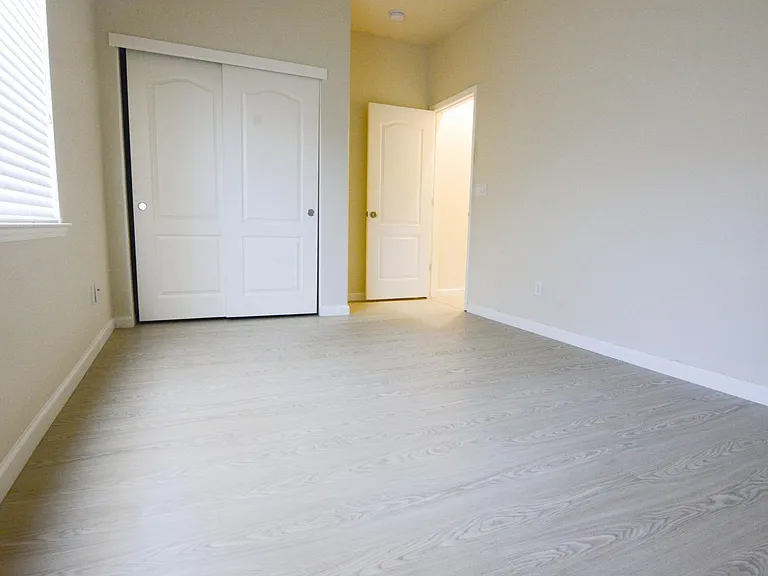 811 Ellerbrook St — Photo 5