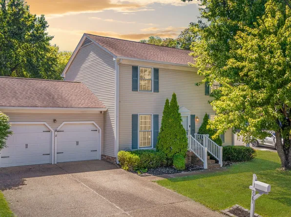 5381 Village Way, Nashville, TN 37211