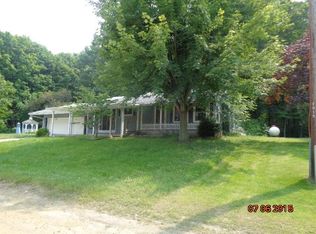 7915 Shaffer Rd, Reading, MI 49274