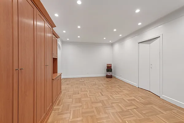 Sold by Douglas Elliman | media 8