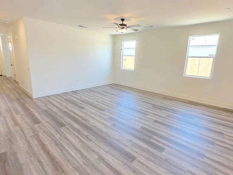 7408 Brenner Pass Way — Photo 17