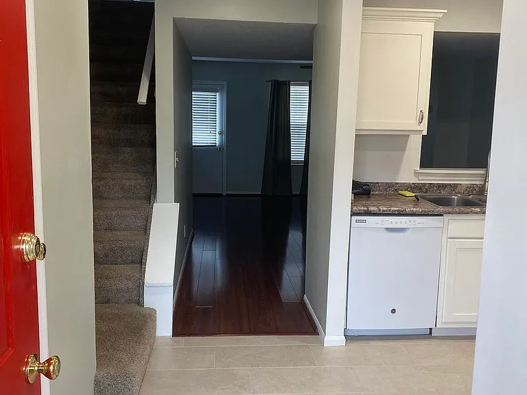 2930 Millbank Row — Photo 4