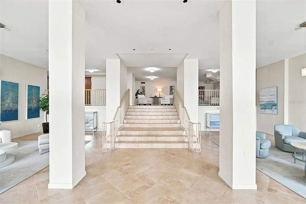 2 bed, 2.0 bath, 1247 sqft, $3,950 — Photo 2