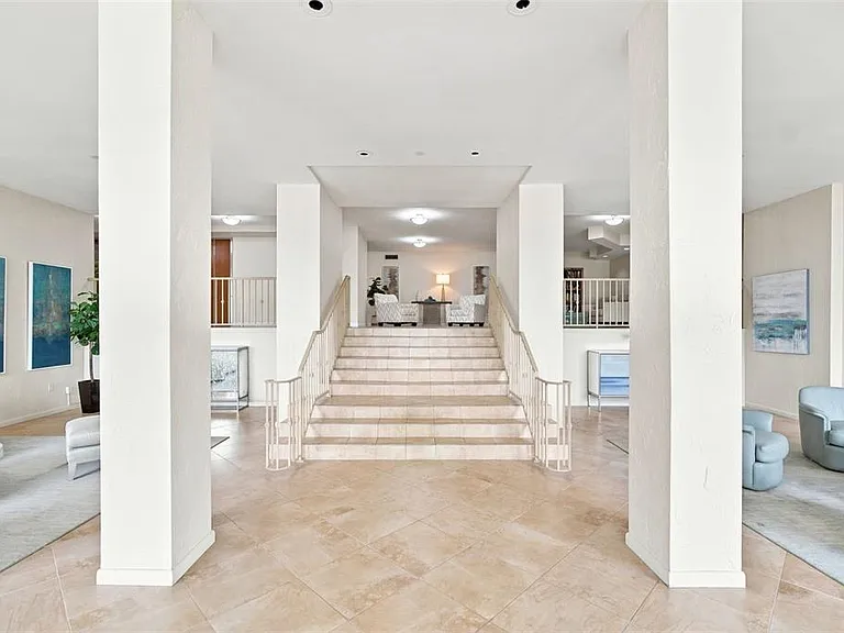 707 S Gulfstream Ave #207 — Photo 2
