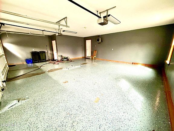 5th image of 246 Castle Farms Rd