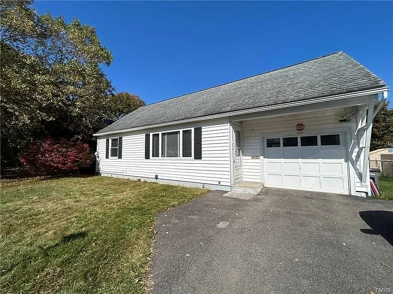 125 Lyndale Dr — Photo 13
