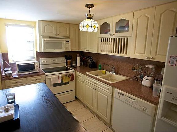 2nd image of 502 NW 87th Ave APT 202
