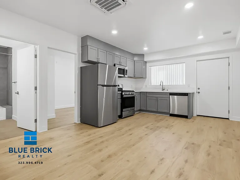 5312 Corteen Pl #26 — Photo 21