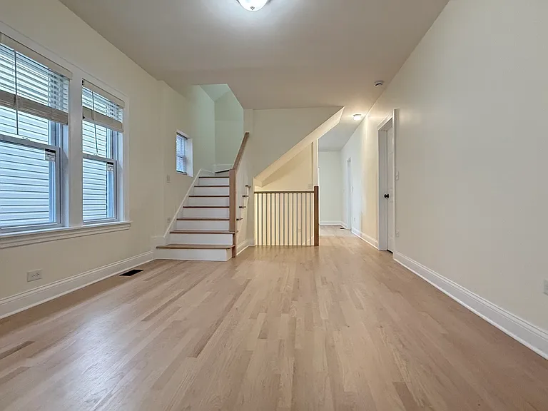 5821 W Gunnison St — Photo 7