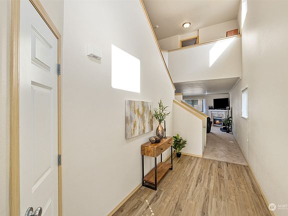 4th image of 17721 73rd Avenue Ct E