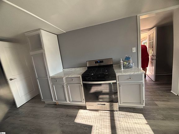 3rd image of 18 Adger St