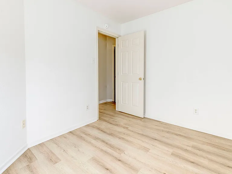 348 Atherton Dr — Photo 23