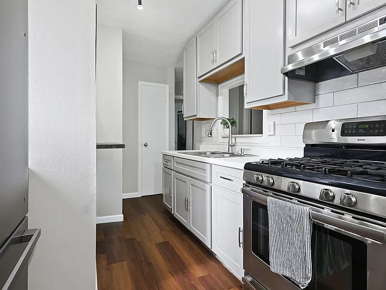10848 Kingbee Pl #MAIN — Photo 5