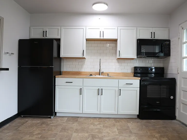 Atherton Apartments — Photo 7