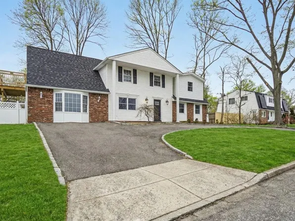 35 John Street, Port Jefferson Station, NY 11776