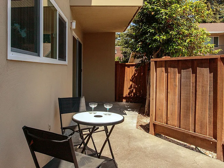 666 S El Monte Ave — Photo 7