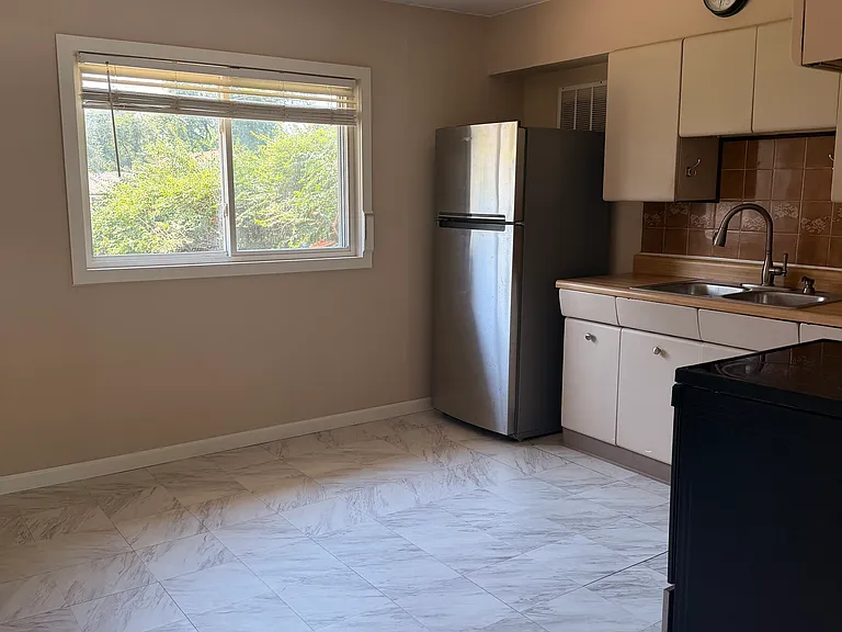 9524 Guthrie Ave — Photo 17