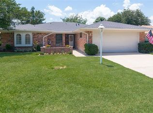 1523 Skyview Dr, Irving, TX 75060