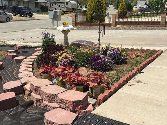 4th image of 275 Carlene Dr