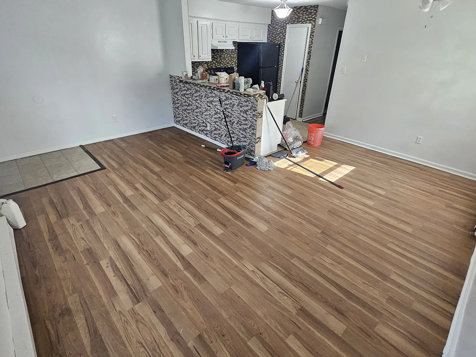 3 bed, 1000 sqft, $1,800 — Photo 3