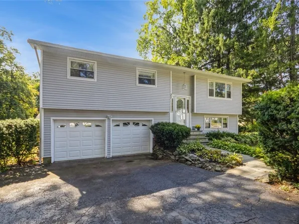 33 Winthrop Drive, Cortlandt Manor, NY 10567