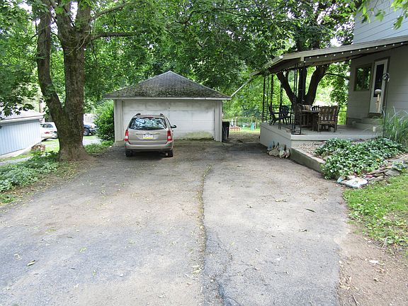 Paved Drive fits 4 cars