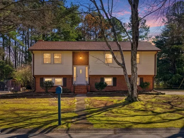 1200 Boxwood Ln, Apex, NC 27502