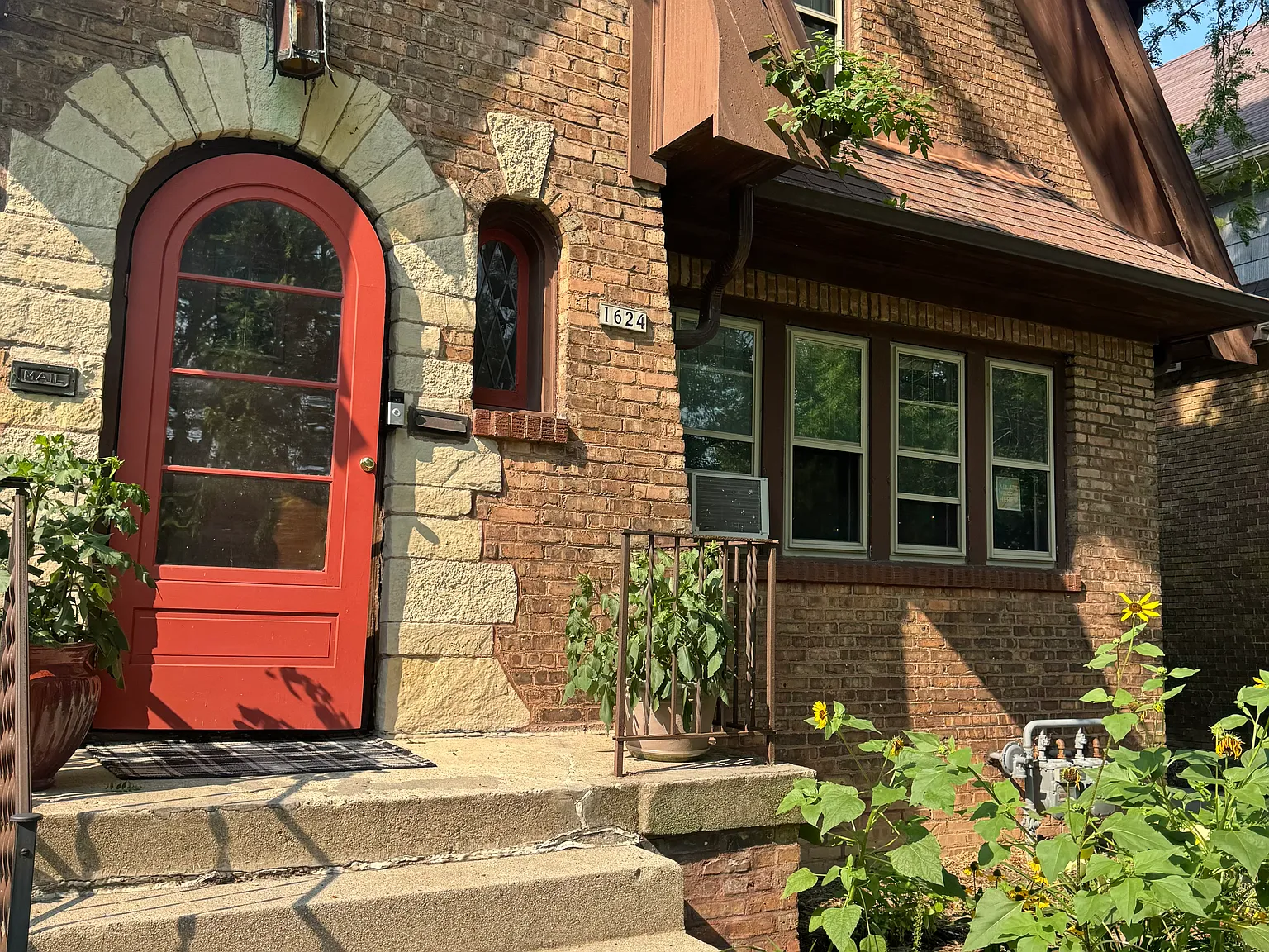 2 bed, 1500 sqft, $1,450 — Photo 1