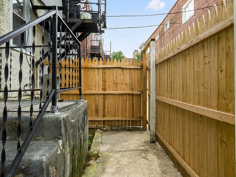 4617 Locust St #1 — Photo 17