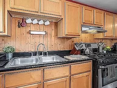 5th image of 246 National Ave NW #1