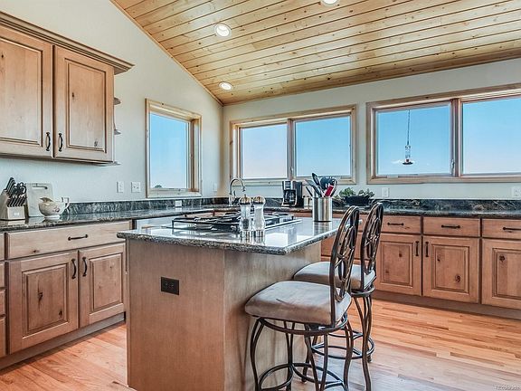5th image of 13637 Kuehster Rd