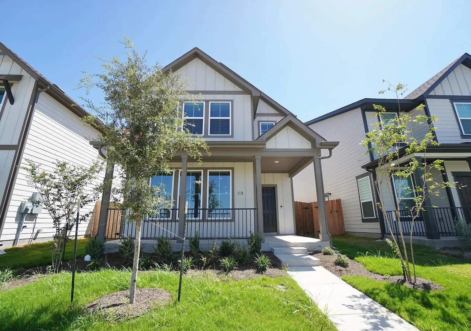 3 Bed | 2.5 Bath Home in Taylor, TX with 2-Car Garage — Photo 1
