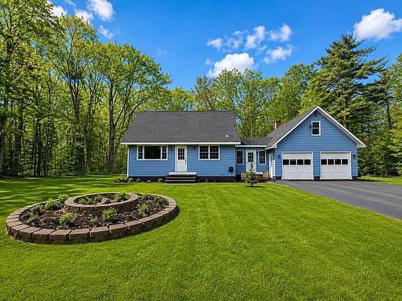 4th image of 412 Sebago Lake Road