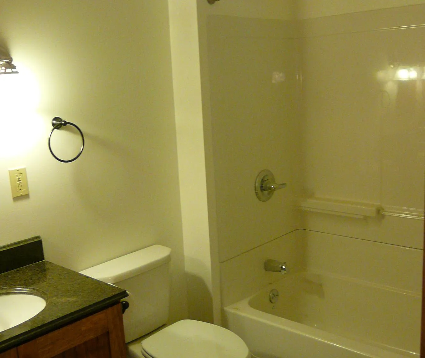 2 bed, 900 sqft, $1,500 — Photo 4