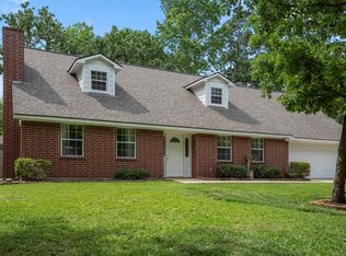 1928 Greentree Dr, Huntsville, TX 77340