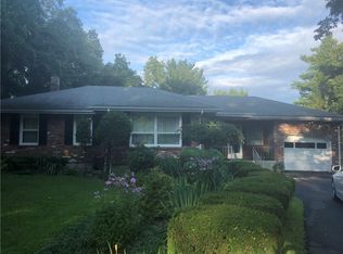 476 Mendon Rd, Woonsocket, RI 02895