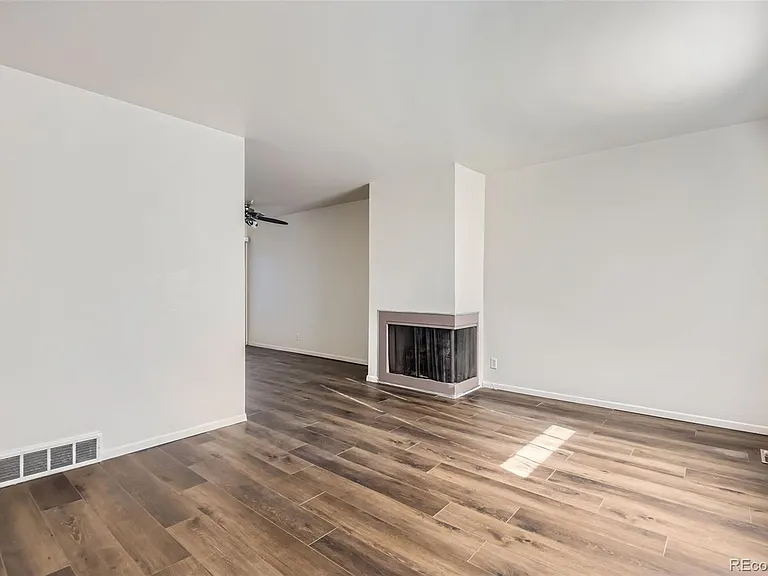 1922 S Oswego Way — Photo 5