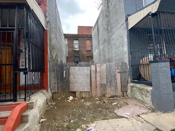 2015 E Birch St, Philadelphia, PA 19134