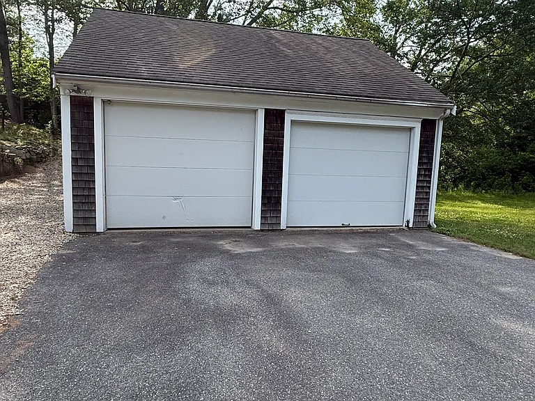 246 Enterprise St — Photo 3