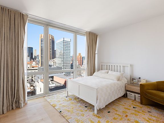 4th image of 39 E 29th St APT 26D