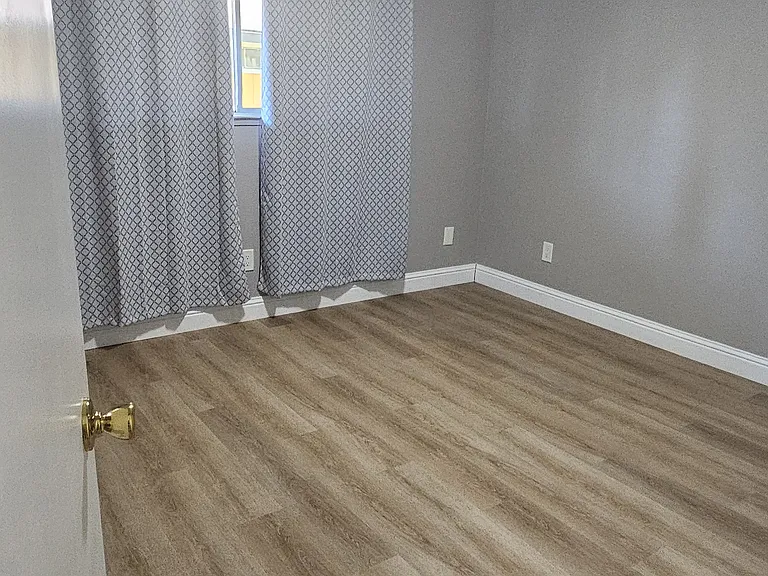 5893 S Land Park Dr — Photo 26