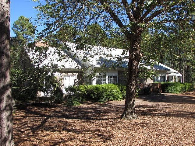 1st image of 8A Pinehurst Manor