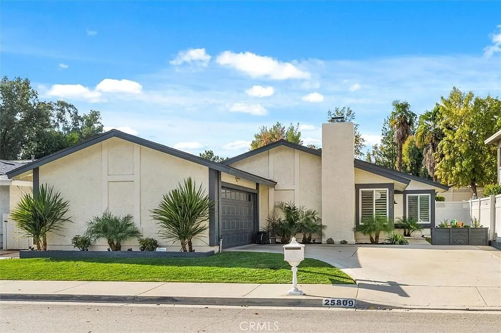 Building Photo - 25809 Olivas Park Rd