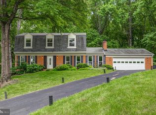 11735 Stuart Mill Rd, Oakton, VA 22124