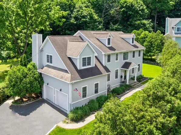 2 Saunders Street, Hastings-on-Hudson, NY 10706