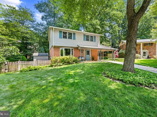 9809 Bacon Ct, Fairfax, VA 22032